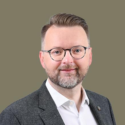  Dr. Adrian Wildenauer
